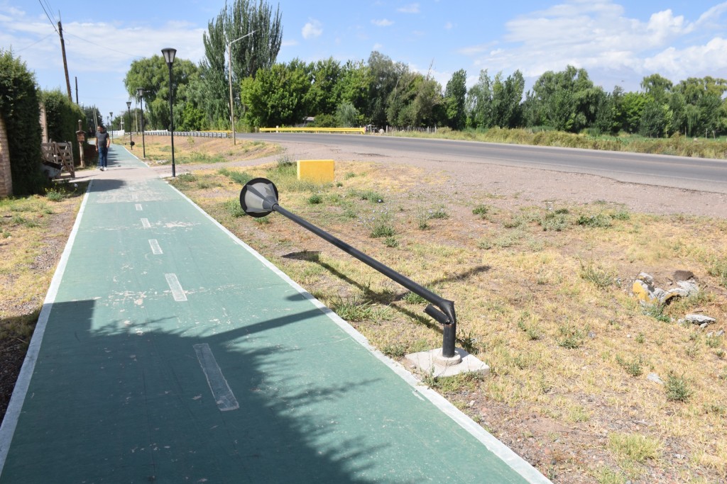 Vandalismo en Tunuyán: daños a la ciclovía de Vista Flores