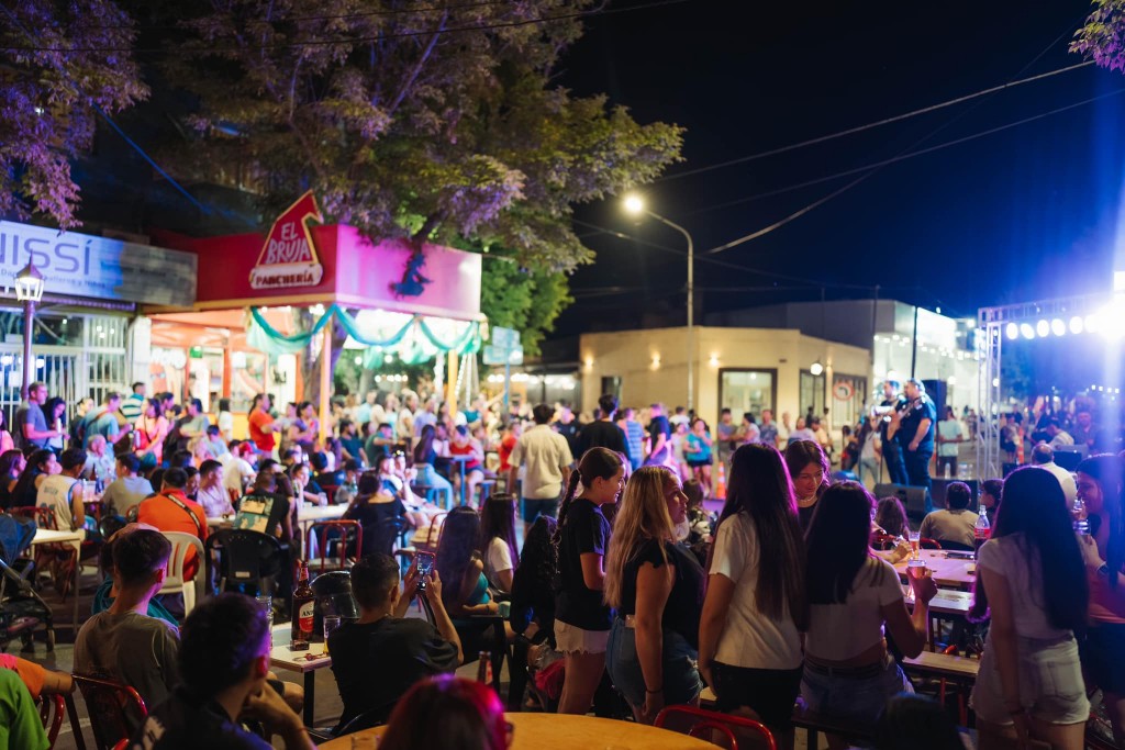 TUPUNGATO: Primer Paseo Peatonal del año