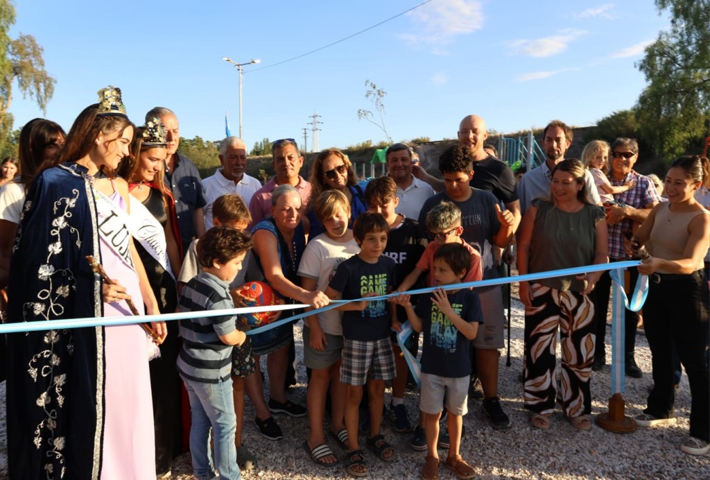 Allasino continúa inaugurando plazas en todos los distritos lujaninos   