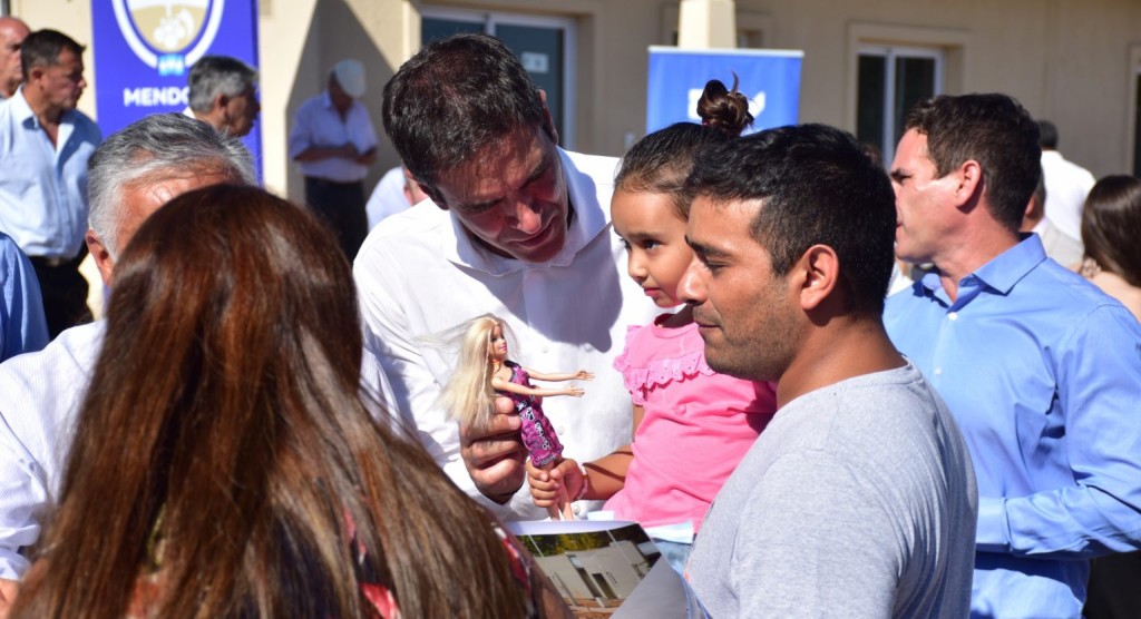 Casa propia en Vista Flores: 142 familias y un proceso acompañado por el Municipio