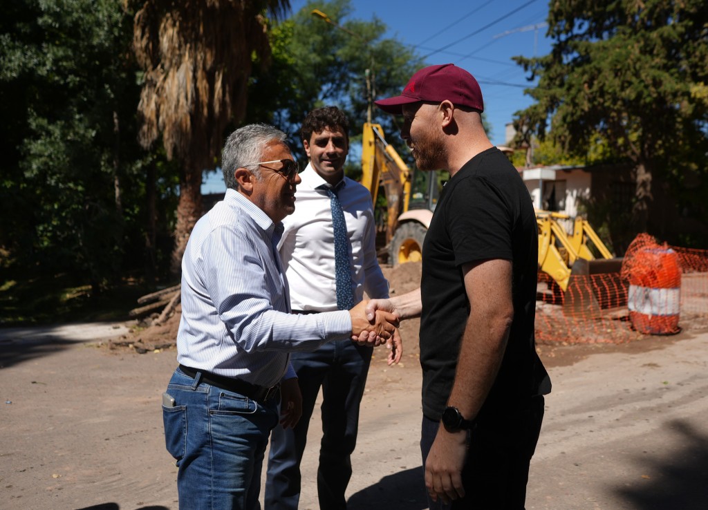 Allasino y Cornejo recorrieron una obra histórica de saneamiento que ya se ejecuta en Perdriel
