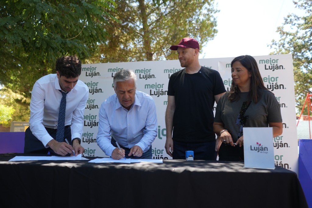 Luján de Cuyo firmó con el Gobierno provincial la construcción de un nuevo Parque Solar que permitirá ahorrar $260 millones al año