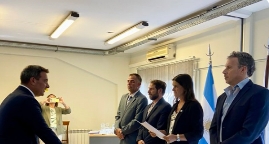 JURA DE NUEVO CONSEJERO EN EL CONSEJO DE LA MAGISTRATURA. LA FOTO QUE HABLA MUCHO POR SÍ Y PARA NOSOTROS.