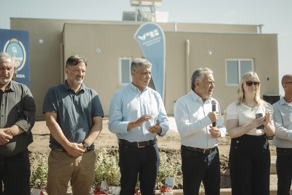 La espera terminó: las familias del B° Los Olivos recibieron sus viviendas en Tupungato 