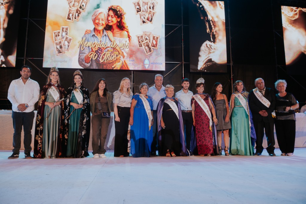 La Fiesta Provincial “Memoria de mis 90 años” colmó el Teatro Griego de Tupungato con más de 7.000 personas.