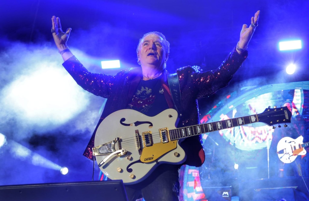 Más de 15 mil personas vibraron en el Parque Ferri con Miguel Mateos