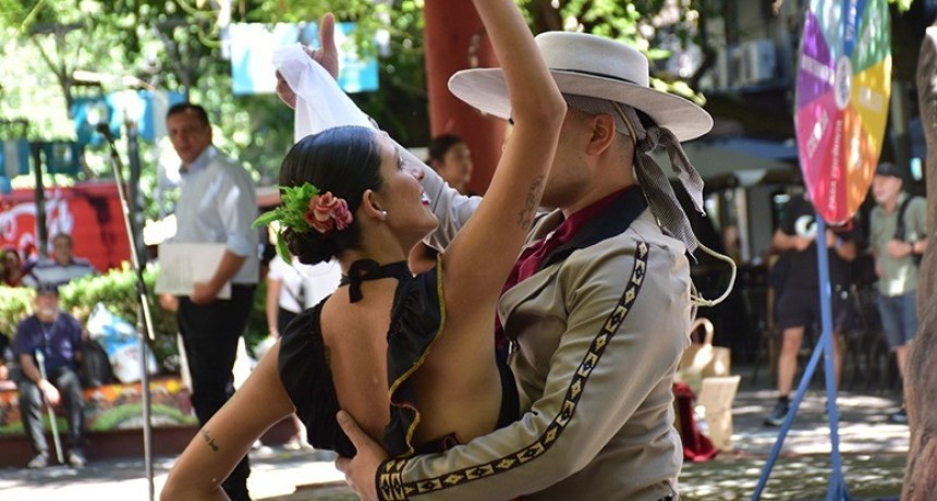 La nueva soberana de Tunuyán comienza a transitar oficialmente el calendario Vendimial