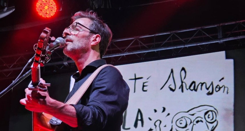 Kevin Johansen y Liniers coparon la Plaza de Chacras y mÃ¡s de 6 mil personas vivieron una nueva noche de Carnaval