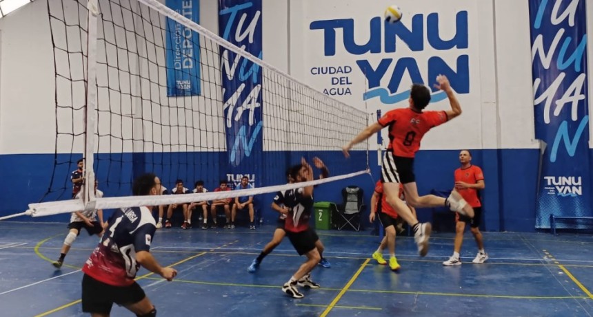 Copa Amistad en Tunuyán: Los locales recibieron a jugadores de Chile en la tercera edición del Torneo Binacional de Vóley