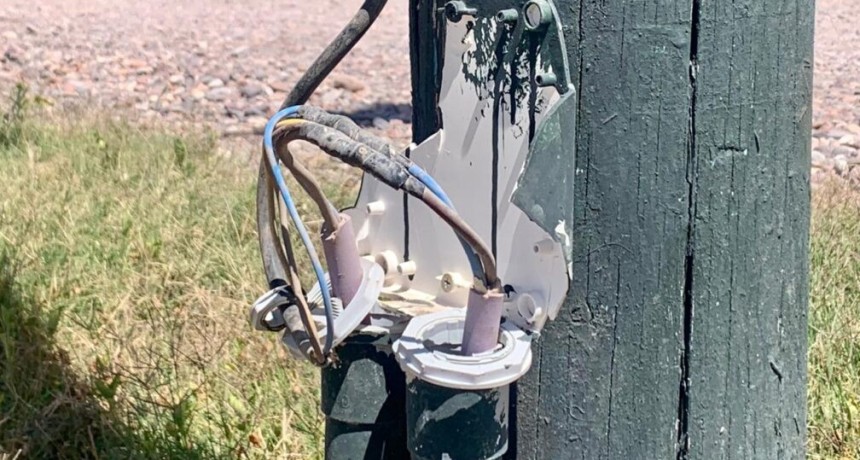 INDIGNACION POR LOS NUEVOS DESTROZOS EN EL LAGO DE SAN CARLOS