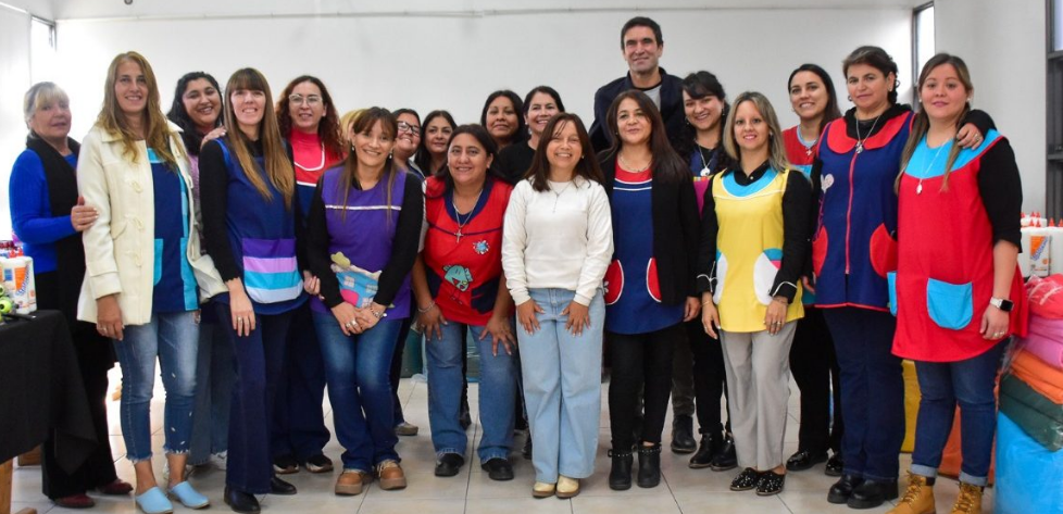 Compromiso con la primera infancia: Tunuyán entregó materiales a los 13 jardines maternales municipales