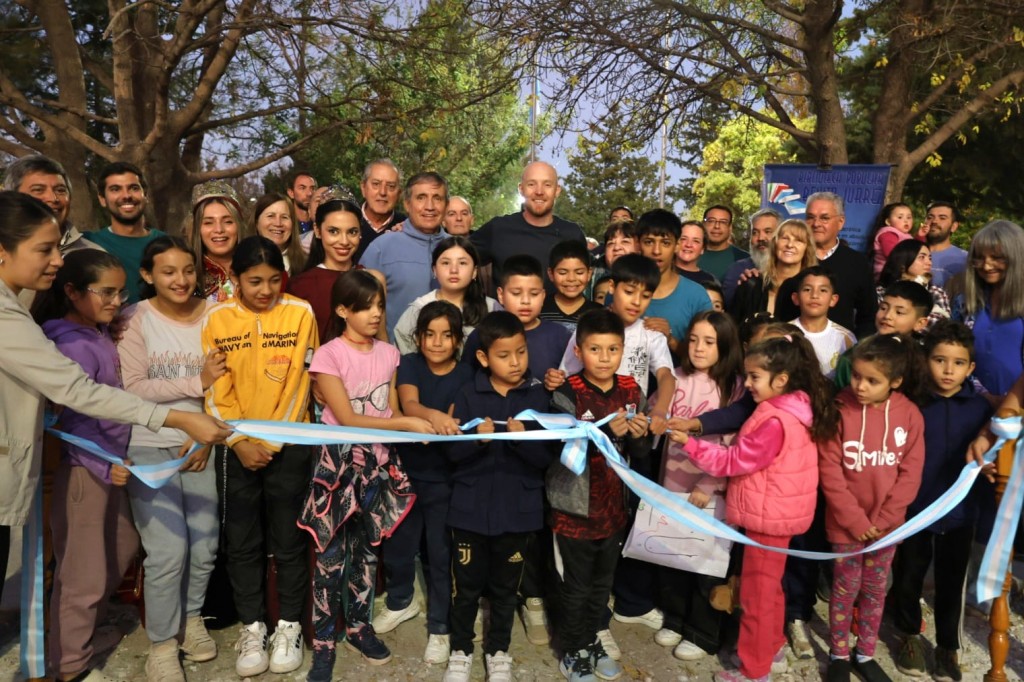 Allasino inauguró otra Plaza en el departamento