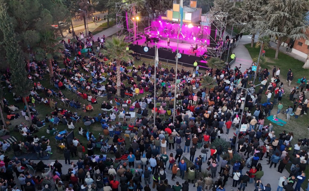 Más de 5 mil personas cantaron Viva la Patria en Luján