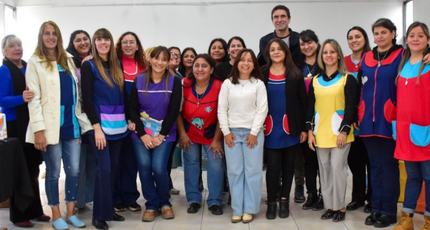 Compromiso con la primera infancia: Tunuyán entregó materiales a los 13 jardines maternales municipales