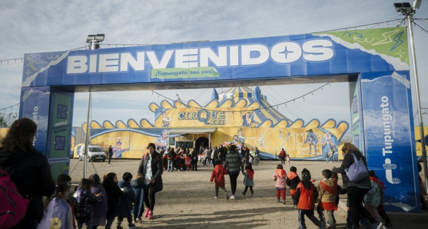 La Muni de Tupungato festejó el Día de los Jardines: 1200 niñas y niños disfrutaron funciones gratuitas de circo.