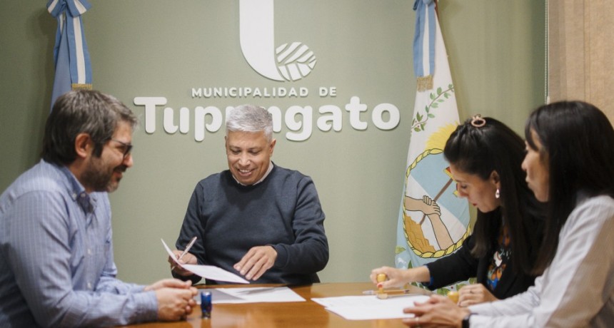 InvertiDasMente: la Escuela Camilo Carballo es la primera institución en recibir el Fortalecimiento Económico Educativo Municipal
