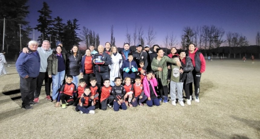 Luján de Cuyo y Aconcagua Energía donaron un desfibrilador al Club Sportivo Furlotti