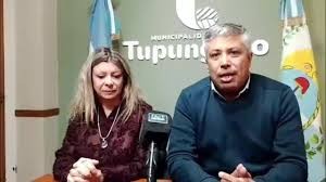 EL INTENDENTE DE TUPUNGATO JUNTO CON LA D.G.E. BRINDO CONFERENCIA DE PRENSA FRENTE A LA MENTIRA MALINTENCIONADA SOBRE EL CIERRE DEL IES  DE TUPUNGATO