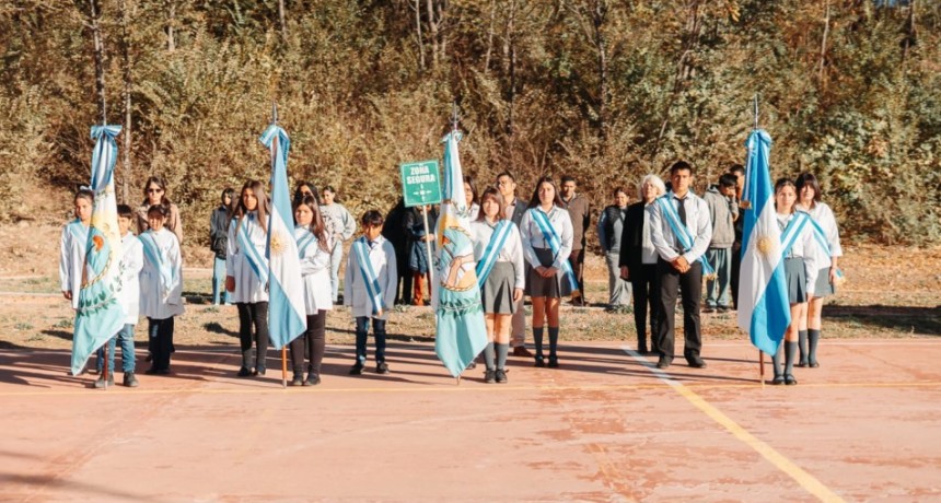 Los 216 a&ntilde;os de la Revoluci&oacute;n de Mayo se conmemoraron en Tupungato con Actos Patri&oacute;ticos y una Pe&ntilde;a Folkl&oacute;rica