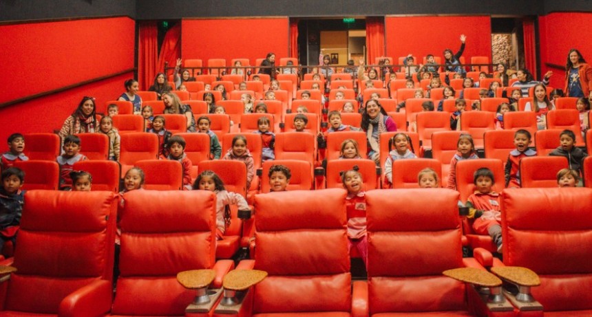D&iacute;a Nacional de los Jardines de Infantes y de las Maestras Jardineras: la Muni de Tupungato le regal&oacute; funciones gratuitas de cine a las salas de 3, 4 y 5 a&ntilde;os