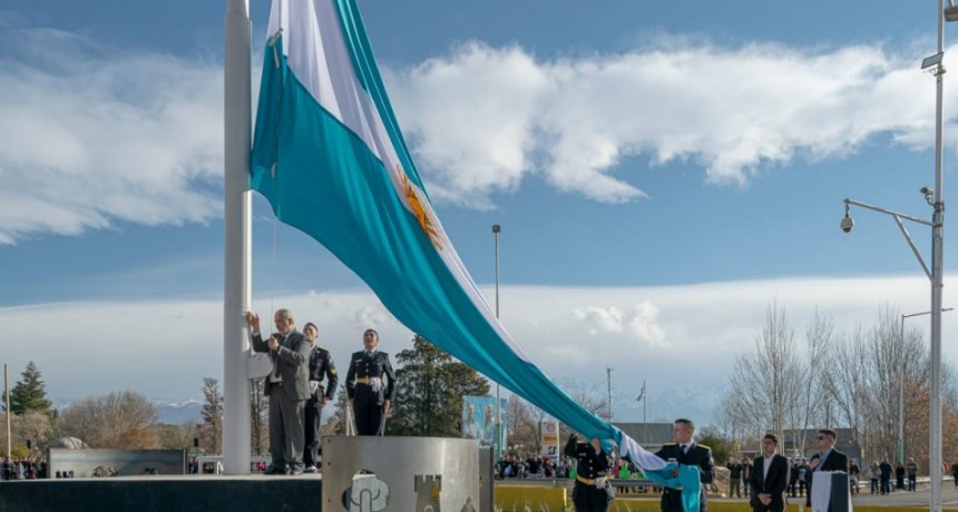 SAN CARLOS: FESTEJO DIA DE LA BANDERA.