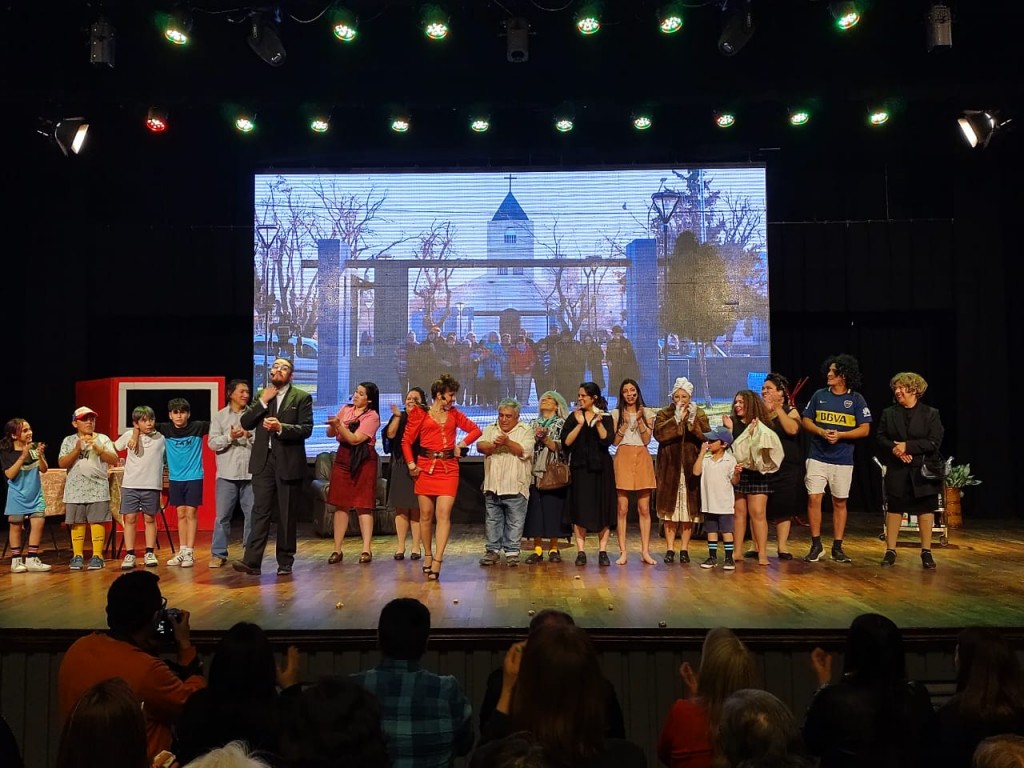 PRESENTACIÓN EN TUNUYAN DEL ELENCO INESTABLE