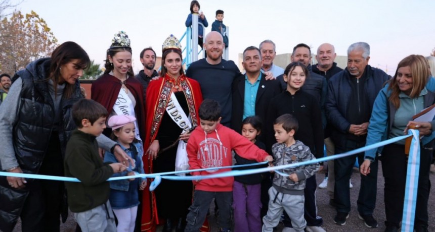 Allasino inauguró una nueva plaza en Chacras de Coria
