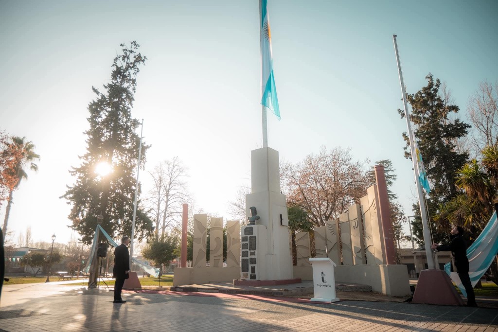  Tupungato conmemora los 209° Aniversario de la Independencia Argentina
