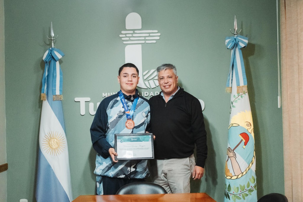 El deportista Francesco Quiroga Maggini agradeci&oacute; al Intendente Gustavo Aguilera por el acompa&ntilde;amiento del municipio en su carrera