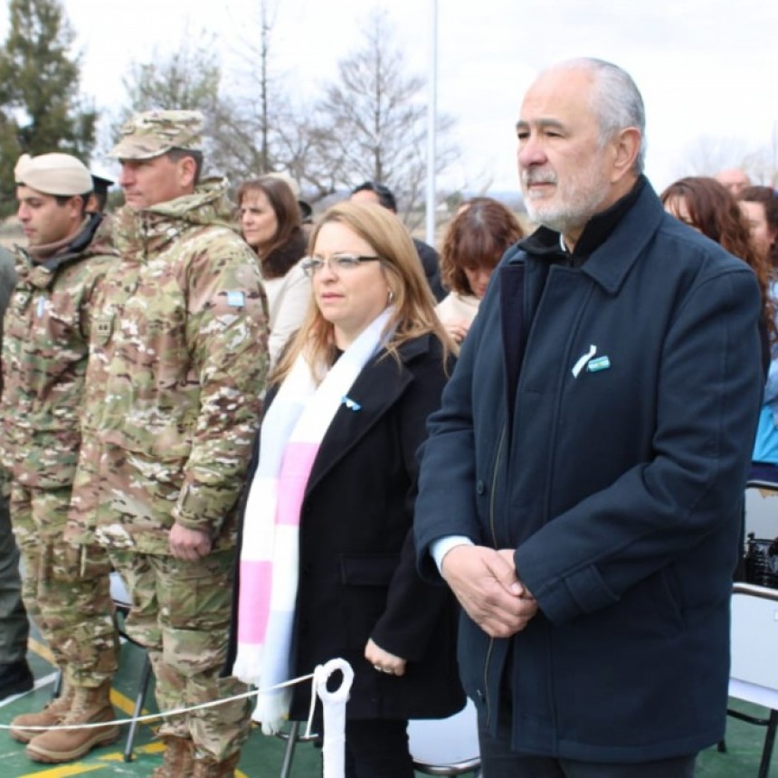 SAN CARLOS: ACTO CONMEMORATIVO EN LA ESCUELA CHACON.