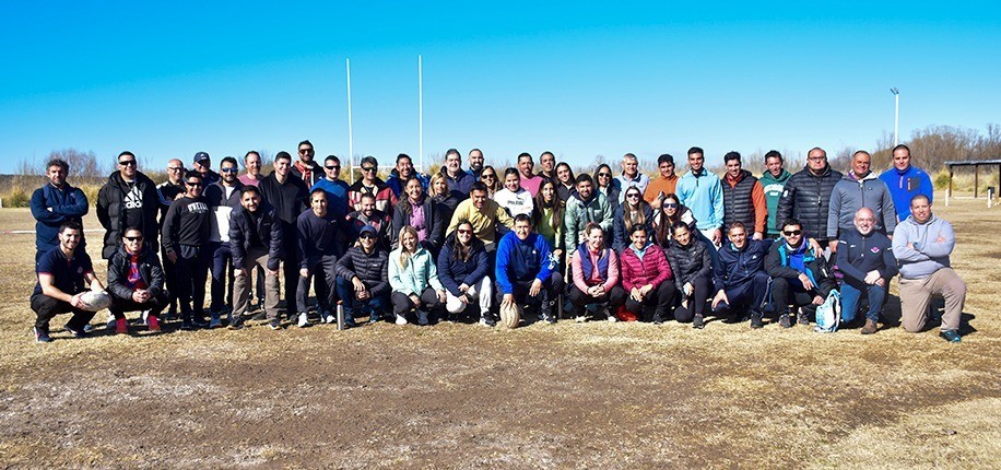 Más de 60 profesores de educación física participaron de una capacitación sobre rugby sin contacto