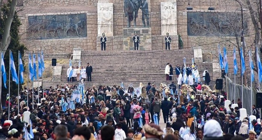 Tres días de actividades reunieron a más de 200.000 personas en el Manzano Histórico