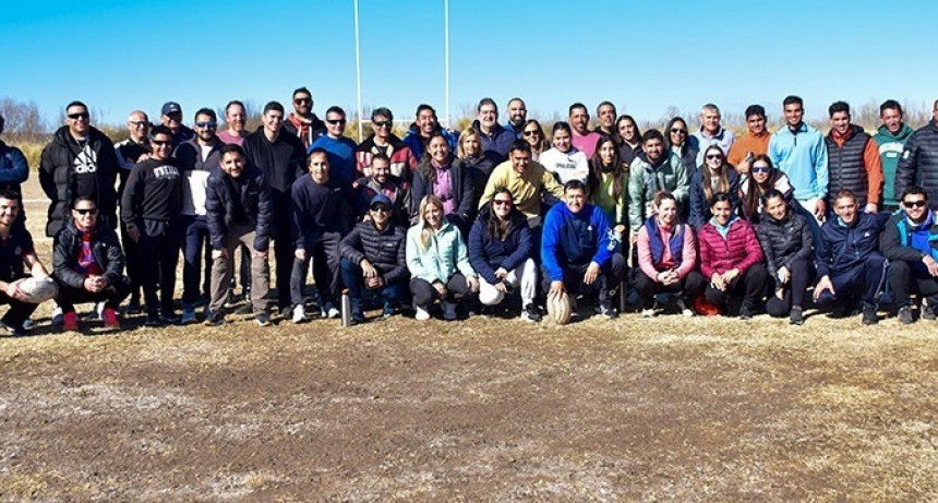 Más de 60 profesores de educación física participaron de una capacitación sobre rugby sin contacto