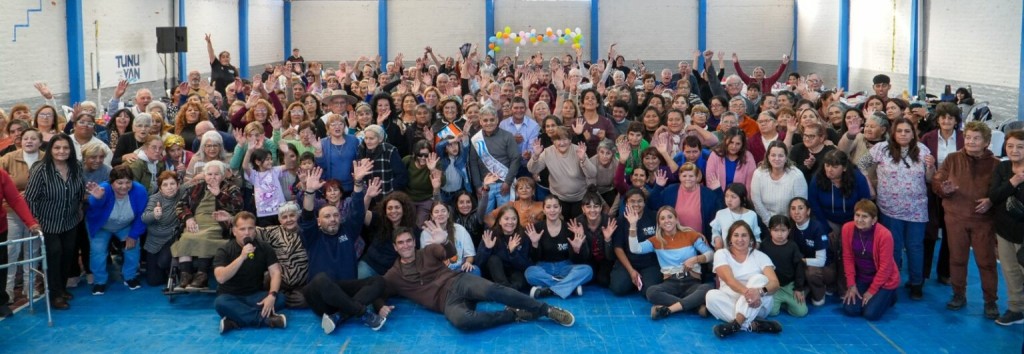 A puro ritmo y alegr&iacute;a 350 adultos mayores de todo el departamento celebraron el D&iacute;a de los Abuelos