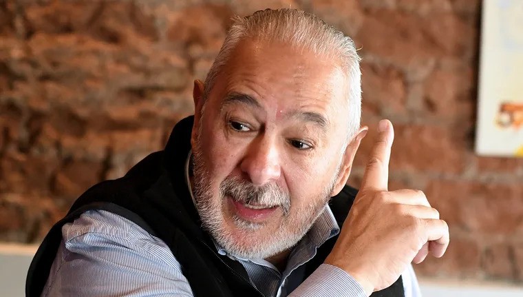 El Intendente de San Carlos, Alejandro Morillas, se pronuncia sobre el fatal incidente de ca&iacute;da de &aacute;rbol e insta a acci&oacute;n inmediata.