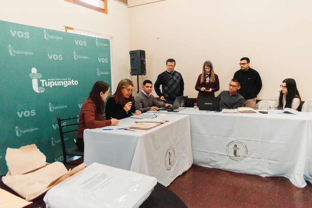 Se realiz&oacute; la Tercera y &uacute;ltima Apertura de Sobres para la ejecuci&oacute;n de obras p&uacute;blicas que contempla el Master Plan de Agua Tupungato