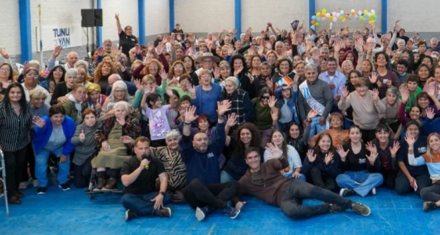 A puro ritmo y alegr&iacute;a 350 adultos mayores de todo el departamento celebraron el D&iacute;a de los Abuelos
