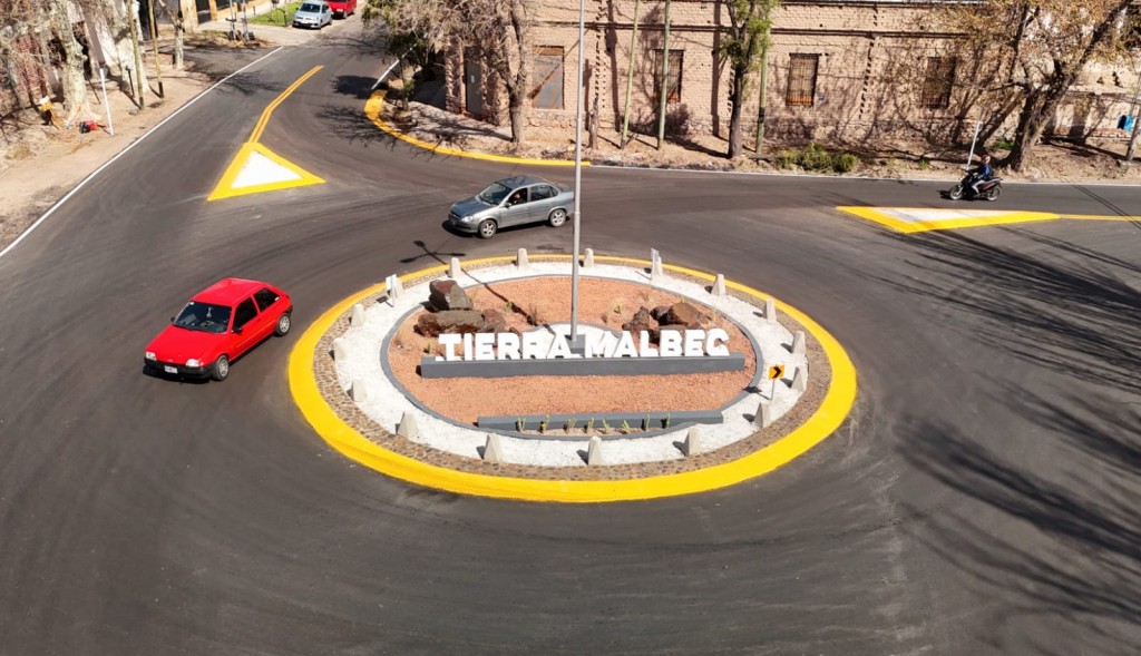 Luján de Cuyo continúa realizando obras viales.