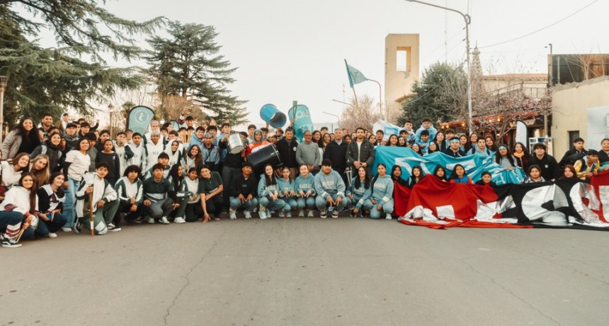 La antorcha encendida por las Promos dio Apertura a Tupungato Estudiantil 2025