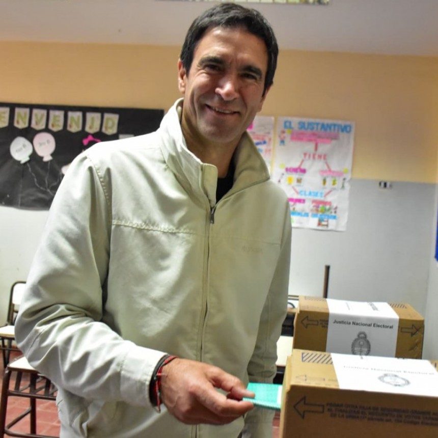 “La política es hoy, cuidemos lo nuestro”: Emir Andraos votó en Tunuyán y llamó a seguir transformando el departamento
