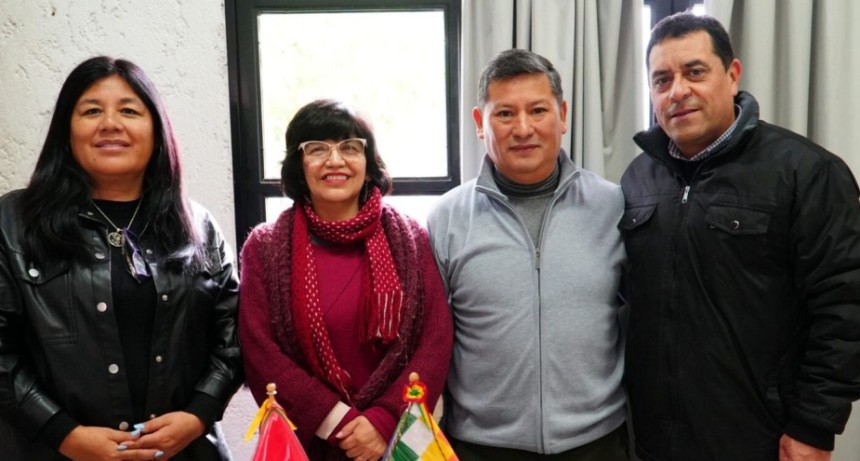 El Consulado M&oacute;vil de Bolivia acerc&oacute; servicios y facilit&oacute; tr&aacute;mites a residentes de Tunuy&aacute;n