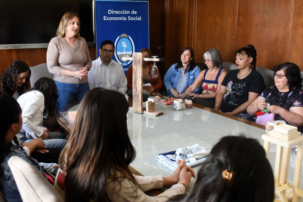 OCHO PERSONAS DE TUPUNGATO RECIBIERON AYUDAS ECONÓMICAS PARA POTENCIAR SUS EMPRENDIMIENTOS