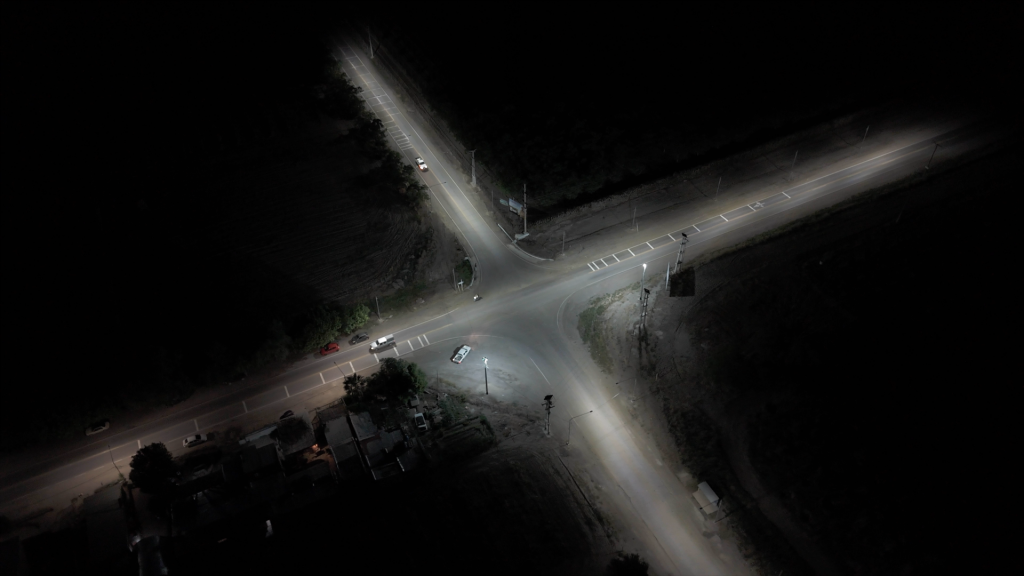 Nueva Obra de Iluminación en el cruce del distrito Cordón del Plata: la gestión Aguilera fortalece la infraestructura vial y de seguridad
