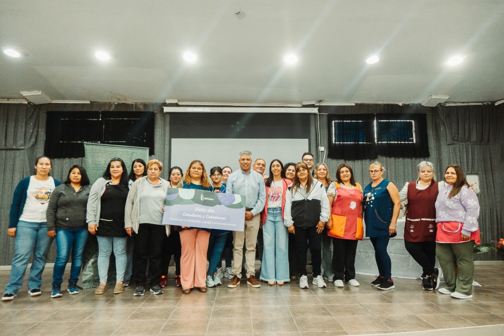 El Intendente Gustavo Aguilera saludó y reconoció a los celadores en su día