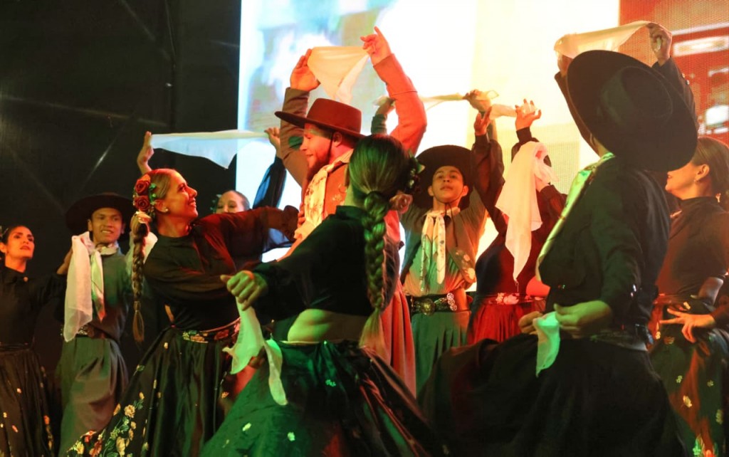 Luján de Cuyo coronó a las Reinas Distritales de Potrerillos y Mayor Drummond