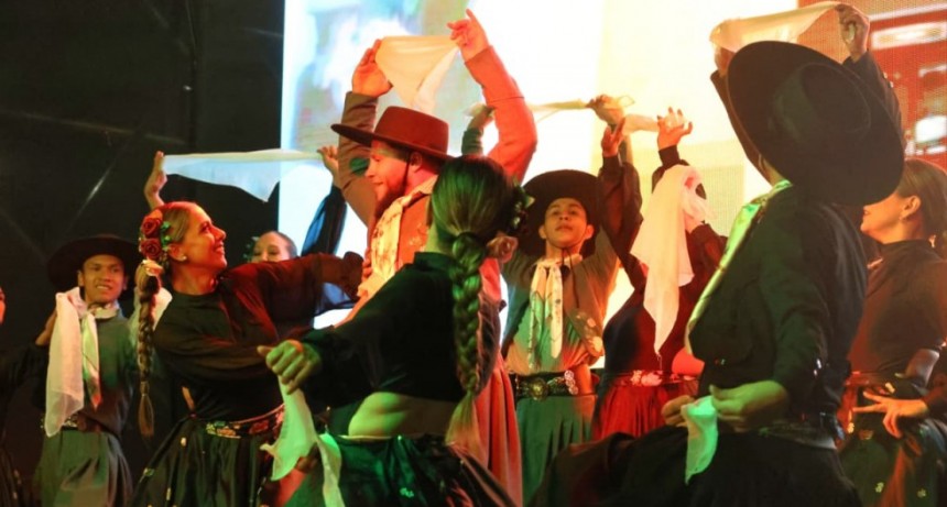 Luján de Cuyo coronó a las Reinas Distritales de Potrerillos y Mayor Drummond