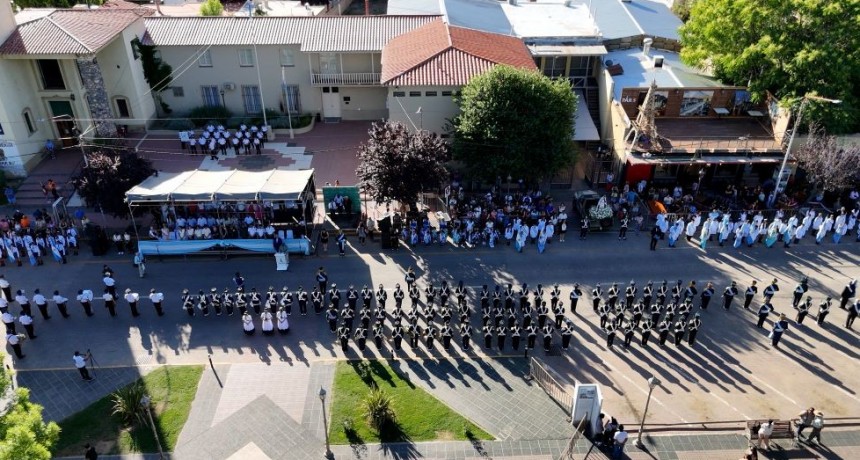 Tupungato cerró sus festejos de Aniversario con el anhelado Desfile Cívico Militar Escolar