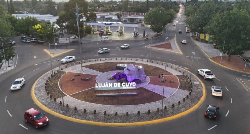 Allasino inauguró la rotonda de Azcuénaga y Acceso Sur, y presentó la nueva Terminal Express del departamento