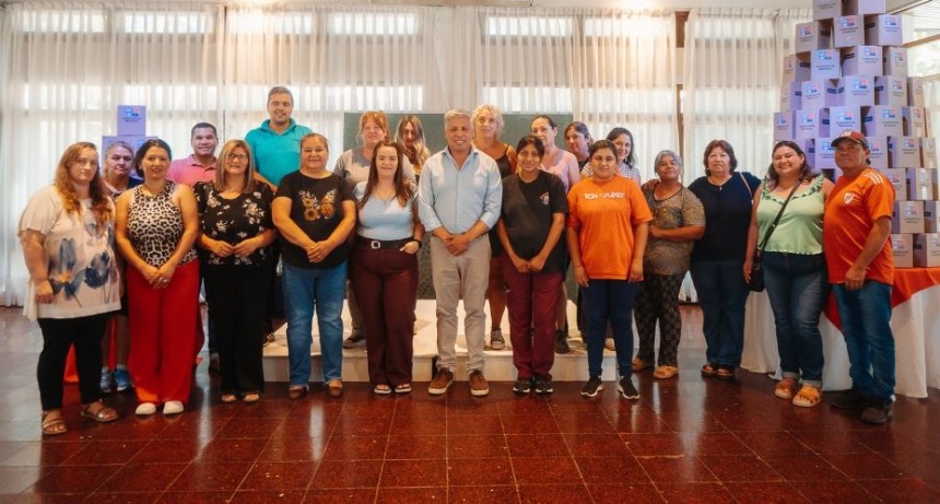 El Municipio realizó la entrega de 614 Kits Navideños a Merenderos de Tupungato